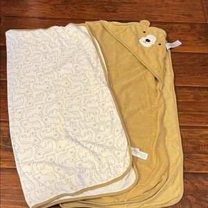⭐️⭐️PICK 5 / $20 Carter's Bear Print Hooded Towel & Blanket Set